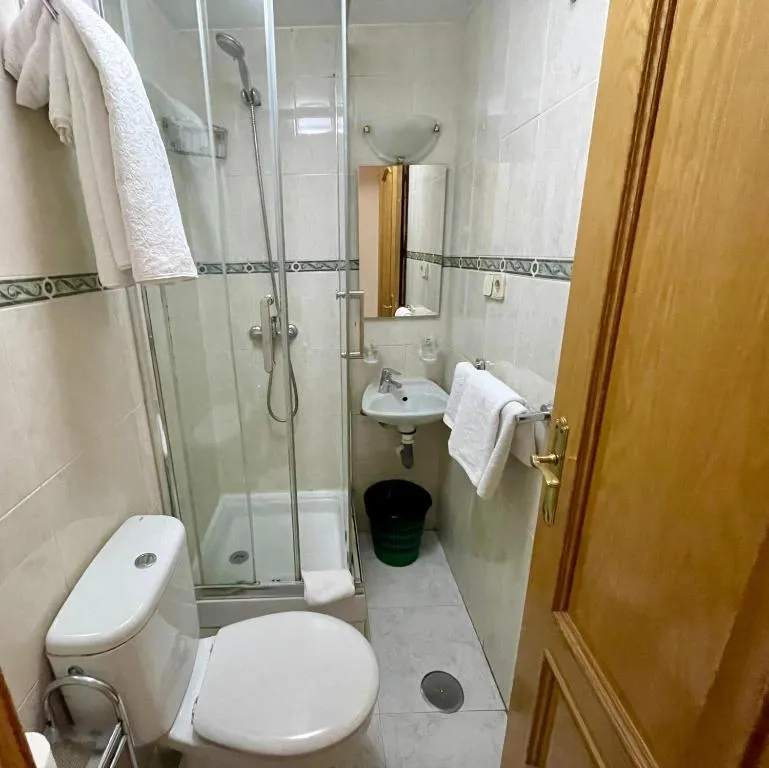 Quadruple Room with Private Bathroom